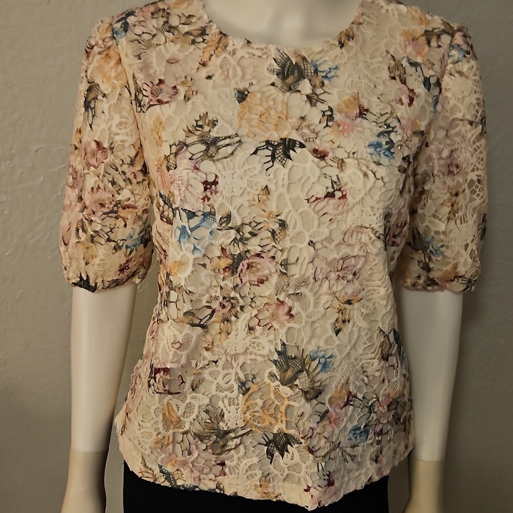 NANETTE LEPORE Romantic Floral Lace Puff Short Sleeve Coquette Top - Picture 4 of 9
